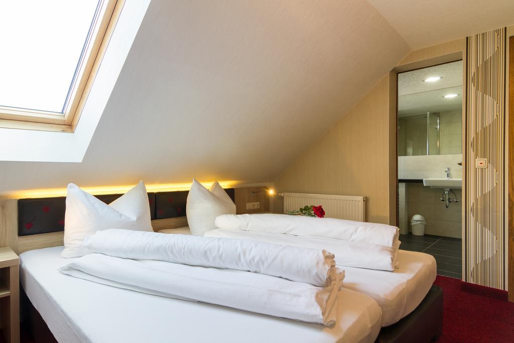 Landhotel Zur Gruenen Kutte Bernshausen Dış mekan fotoğraf