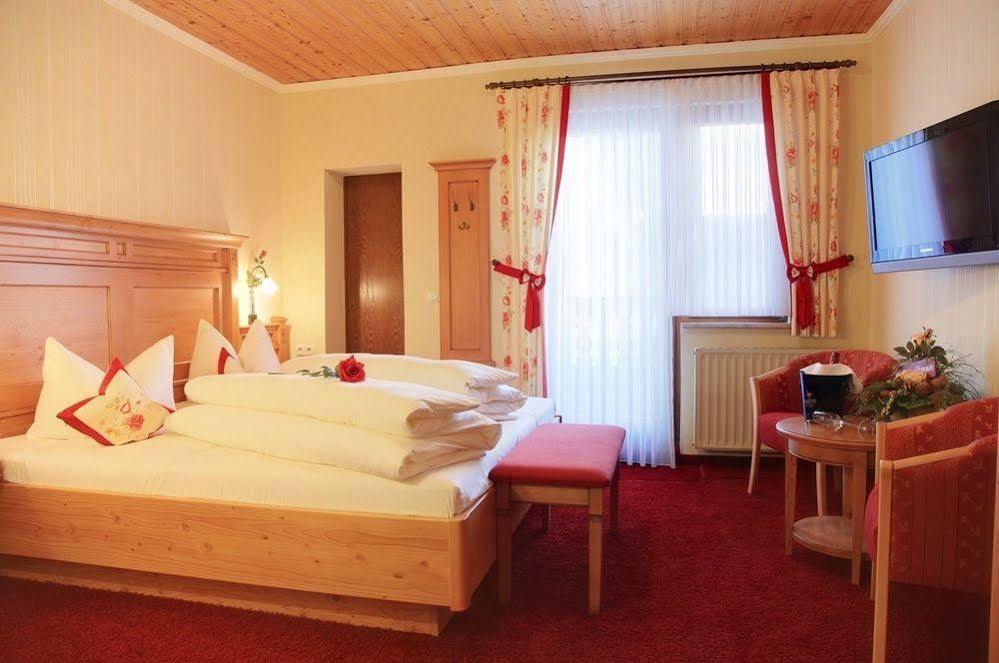 Landhotel Zur Gruenen Kutte Bernshausen Dış mekan fotoğraf
